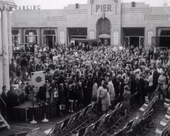 Hastings Pier 1956-d